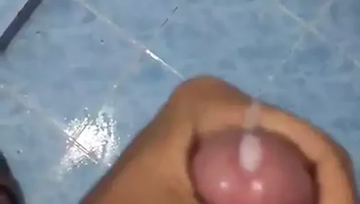 Sri Lankan Shemale Leona Dee handjob