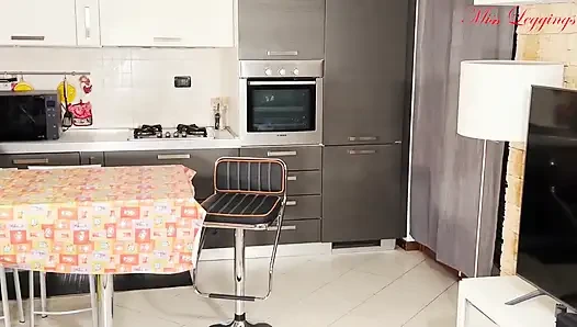 üvey annenin iç çamaşırı üvey oğul tarafından bahse girdi