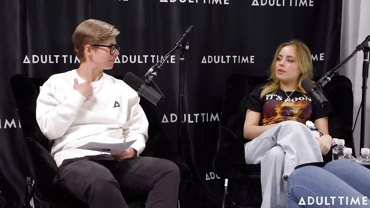 Gizelle Blanco & Anna Claire Clouds Pheromones, Scissoring, & the Bush | the Adult Time Podcast