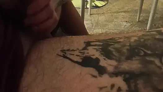Cewek amatir lagi asik nyepong dan ngentot closeup sampai dicrot sperma