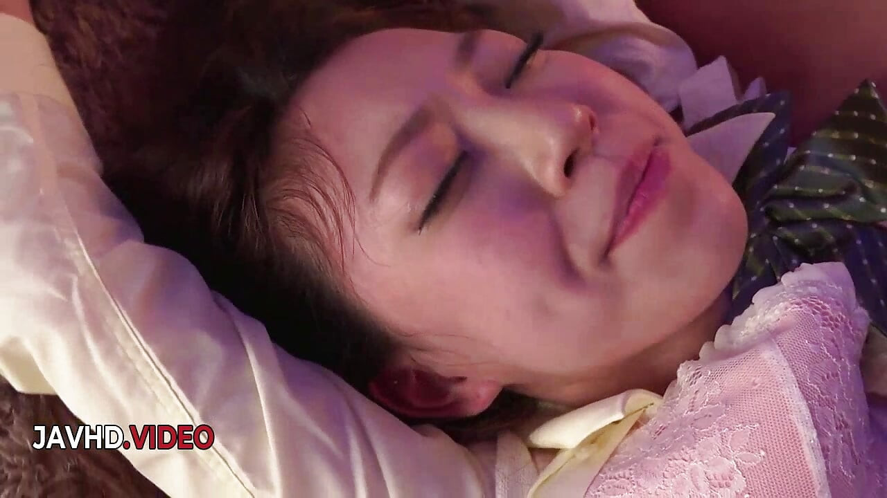 Aksi seks threesome intens miu kimura di asia sampai didobel penetrasi