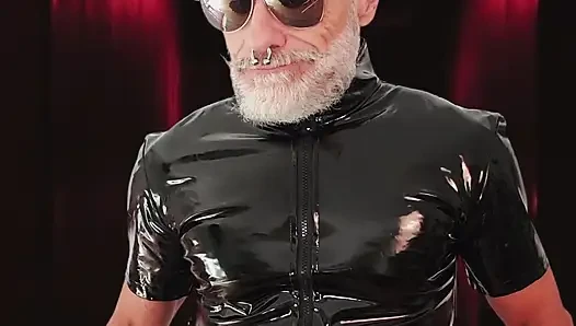 Fetiş üvey baba yakalıyor