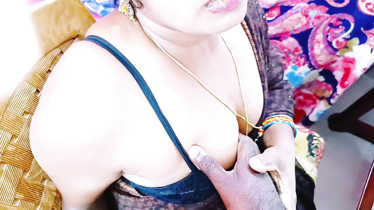 Beautiful Sexy Saree Indian Bhabi Unfortunately Fucking Husbend's Small Stepbrother. Telugu Dirty Talks.