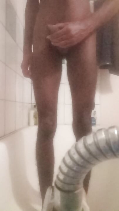 Jim ช่วยตัวเองและระเบิดน้ําแตกเยอะมาก