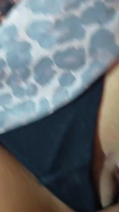 ลูกเลี้ยงสาวเต้นให้กูในกางเกงชั้นในและมากกว่าที่เราเย็ดโดยไม่ใส่ถุงยาง | คลิป 2