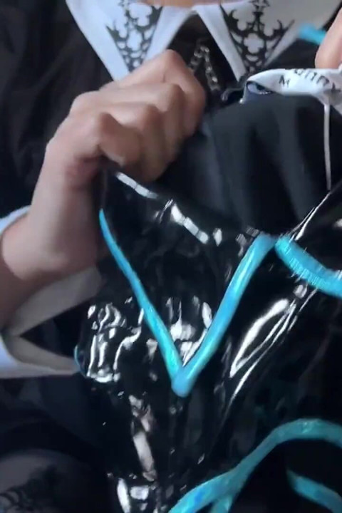 Unboxing  Mi Mejor Fan Me Regalo Un Super Cosplay De Mobbunny  Astarioth