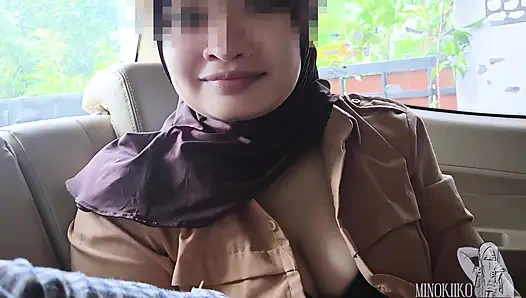 Murid (18+) BerJilbab Ngentot Di Mobil Demi Upgrade Handphone Yang Lagi Viral - Minokiiko