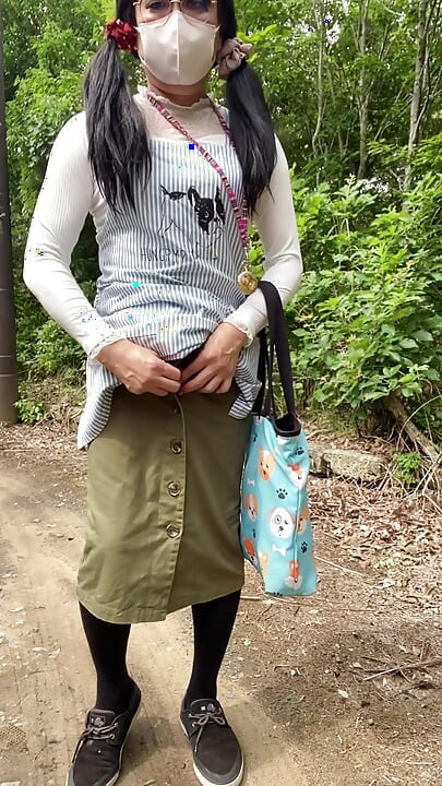 No.268 Exposé Walk in an Apron Part 1
