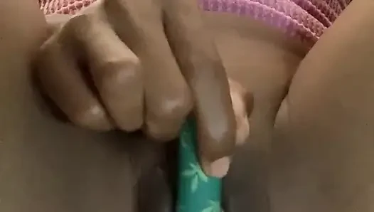 Соблазняю мой набухший клитор
