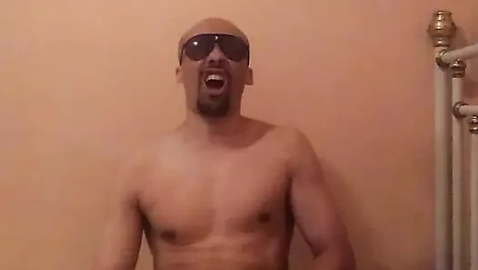 Sakin, özgüvenli ve kolay yeni duyumlar keşfetme