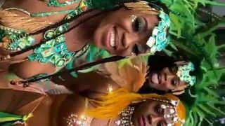 Gatas negras dominicanas no carnaval 1