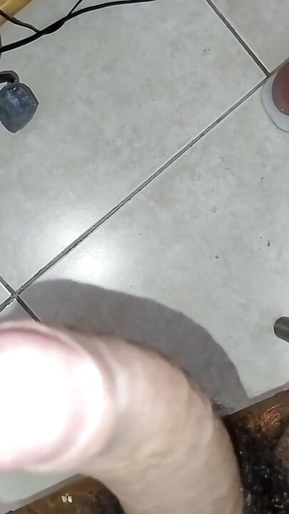 用继父的内衣偷偷撸管