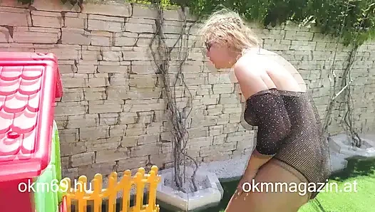 Vicky Wilfing lagi asik mandi bareng di Kroasia.