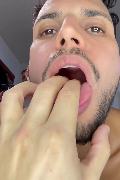 Виконуючи роботу перед татом