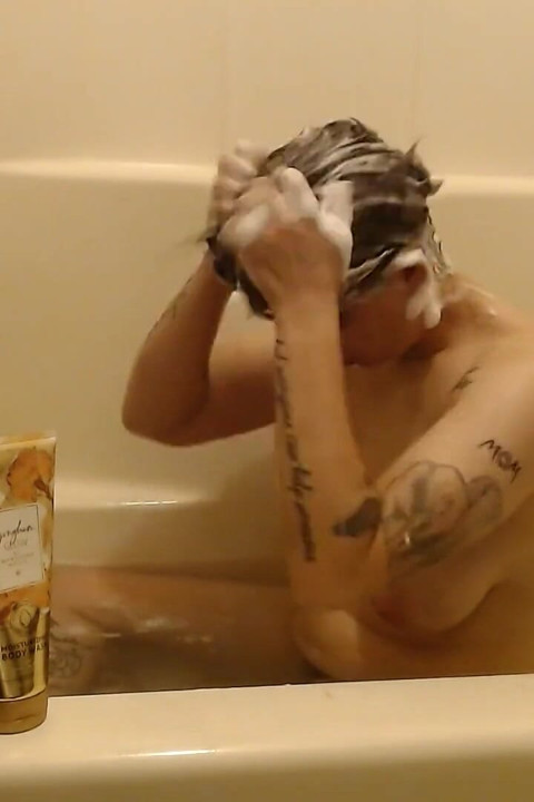 Short Sexy Hair Lathered up Shampooed