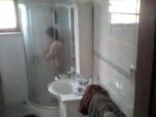 Chińska dojrzała babcia pod prysznicem