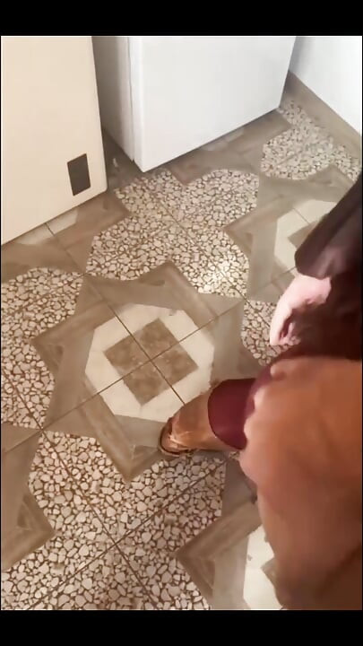 Jednom davno, živjela je žena po imenu Milfycalla koja je oduvijek željela biti kaubojka. Odrasla je u gradu, ali je