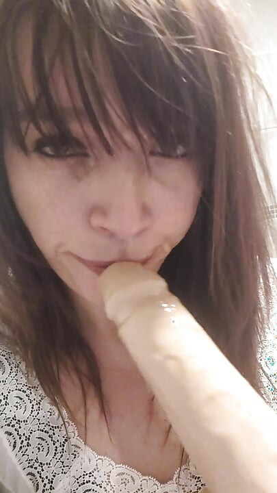 Shemale dildo suck and jerk off