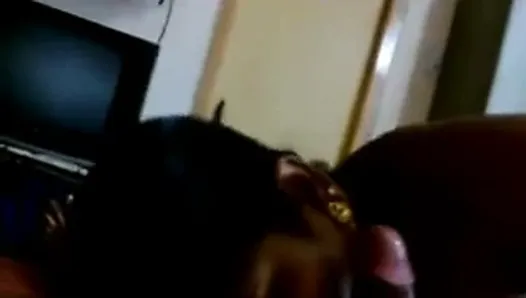 Индийская горничная с горячими сиськами делает минет и трахается с аудио в виджете