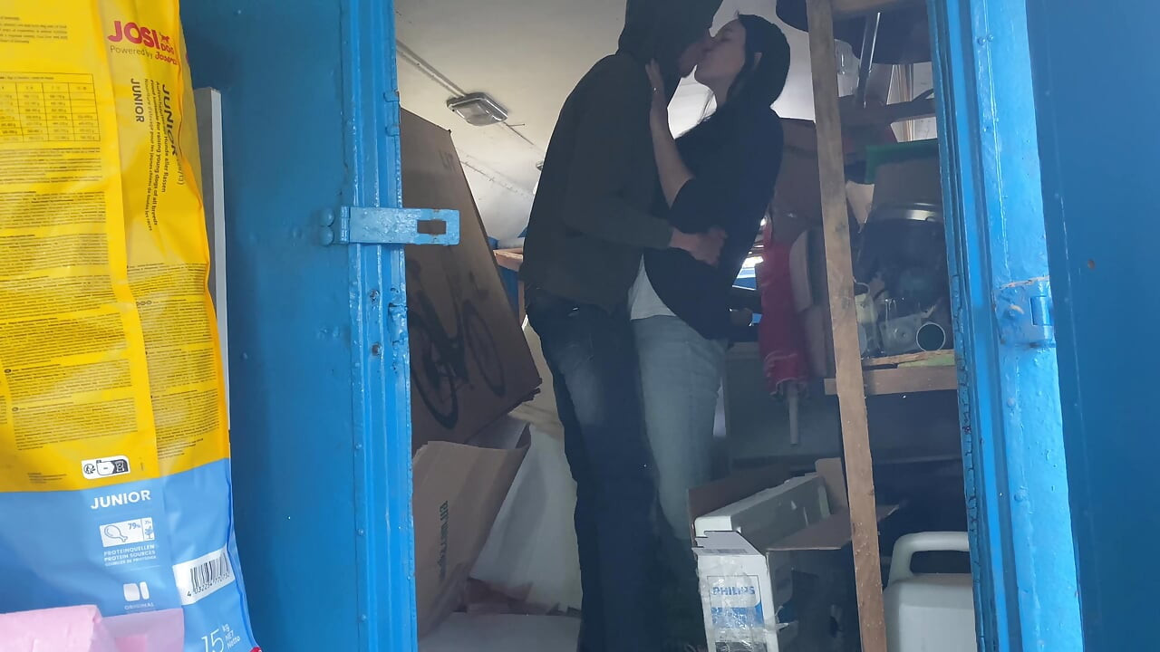 A warehouse worker fucked the manager hard right there on the boxes and put her in her place