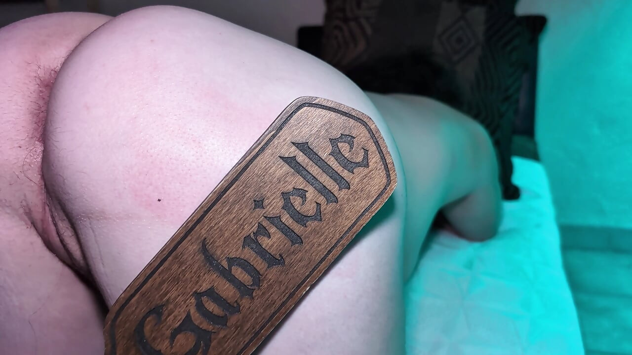 Je rougis ses fesses au paddle
