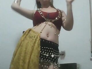 rubia argentina bailando danza del vientre sexy