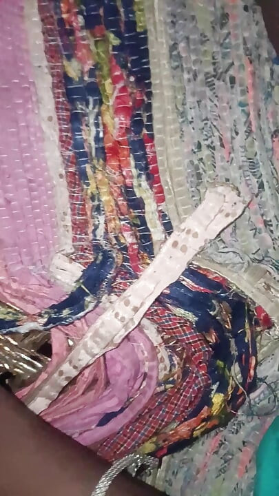 Desi sexy bhabhi ki puri Raat maje liye
