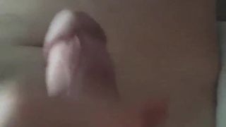 Vriendje masturbeert voor vriendin webcam