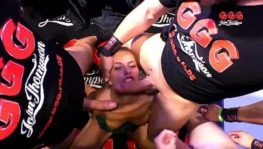 GGG Джон Томпсон - Одна спереди, одна сзади