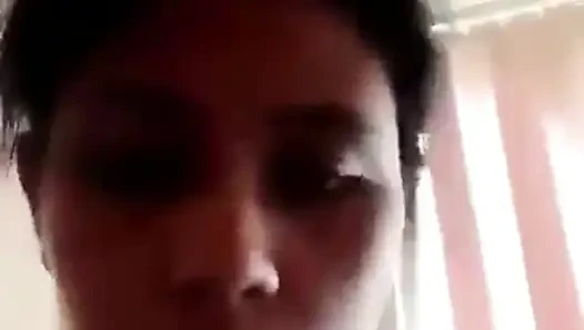 Video orgasme solo fingring gadis desi India