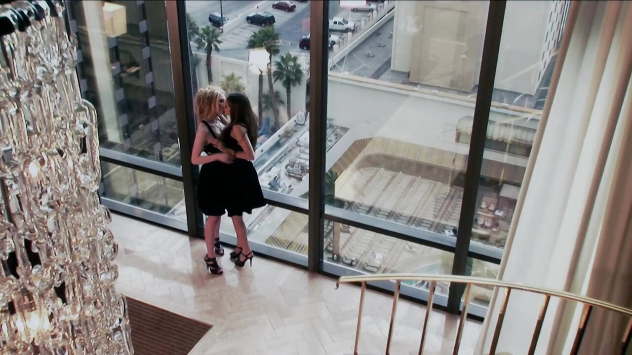 Jayme Langford Eats Jenna Haze's Wet Pussy In Their Lesbian Oral Sex!