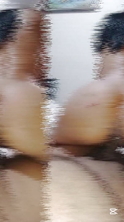 我繼岳母和我女友的瘦黑髮女的最佳操逼和口交