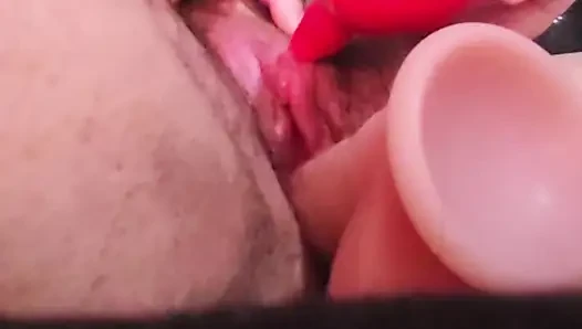 Кончаю с лижущей вибратором