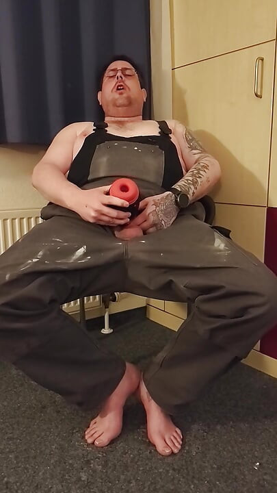 내 장난감과 정액을 따먹어