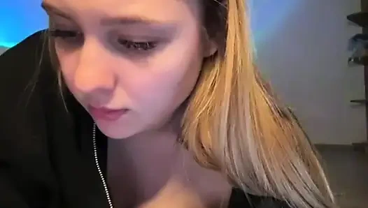 Fingering tight pussy with jucielussie