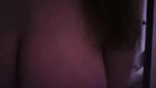 Большие натуральные подпрыгивающие сиськи