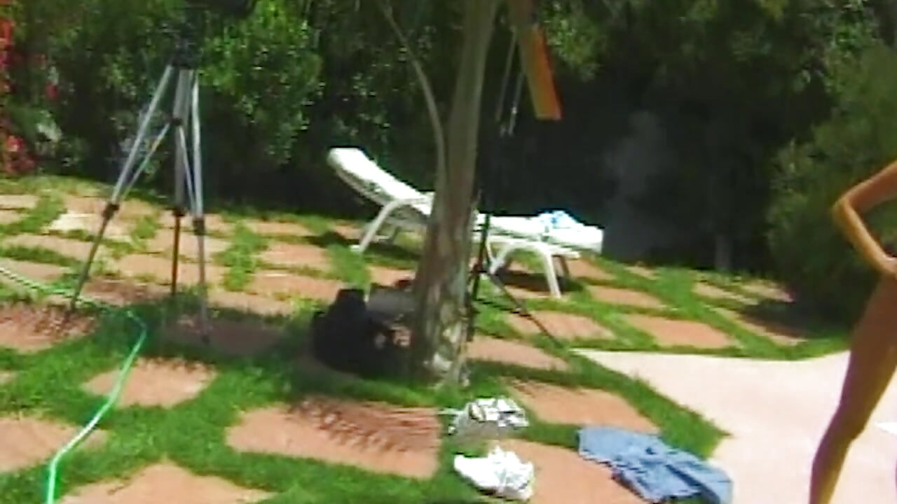 Heißer Pool-Sex in weißen Panties