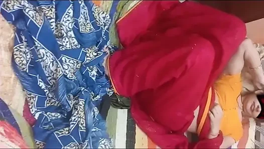 Indisches dorf, heißes mädchen selbstgedrehtes hindi-sexvideo mit ihrem freund