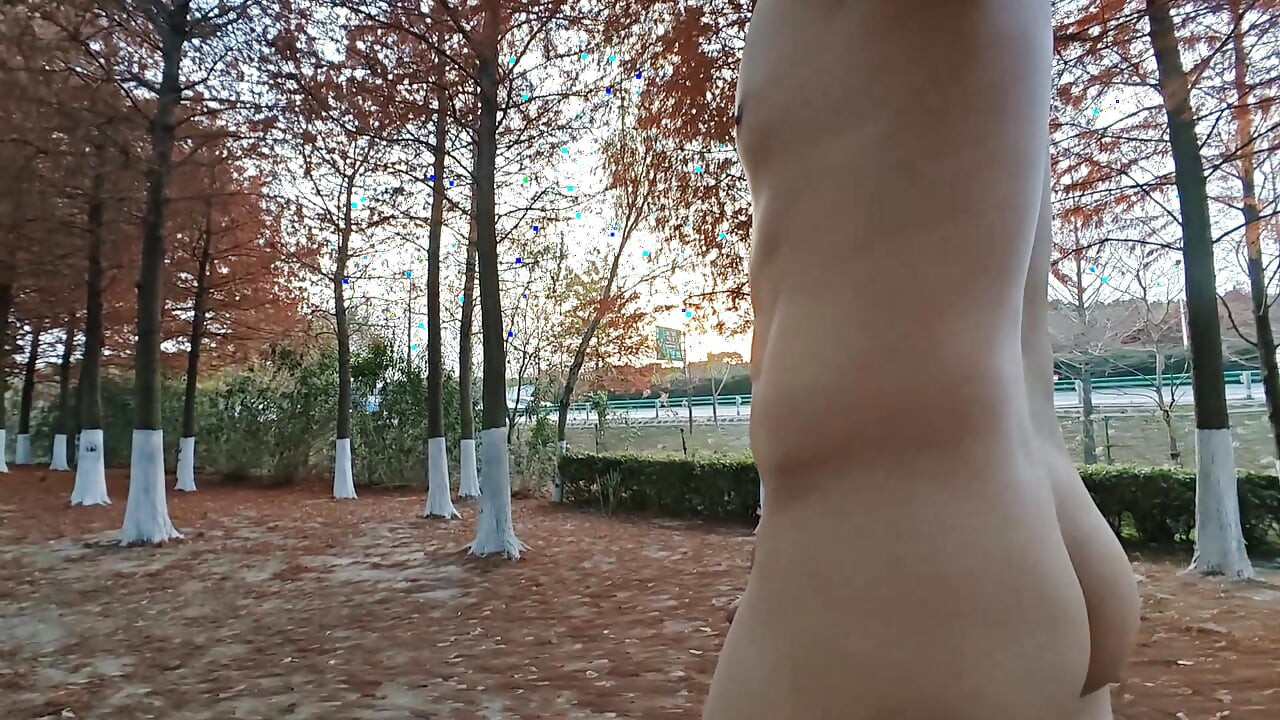 Otoyol kenarında çıplak boşalma