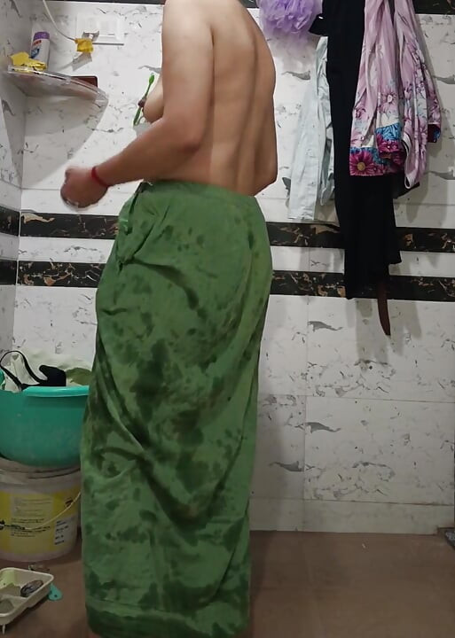 Priya Bhabi Nice Body Show