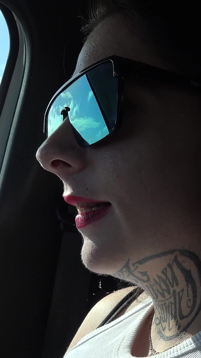 Pemburu jalang Jerman ngentot pelacur sange di pantai liar