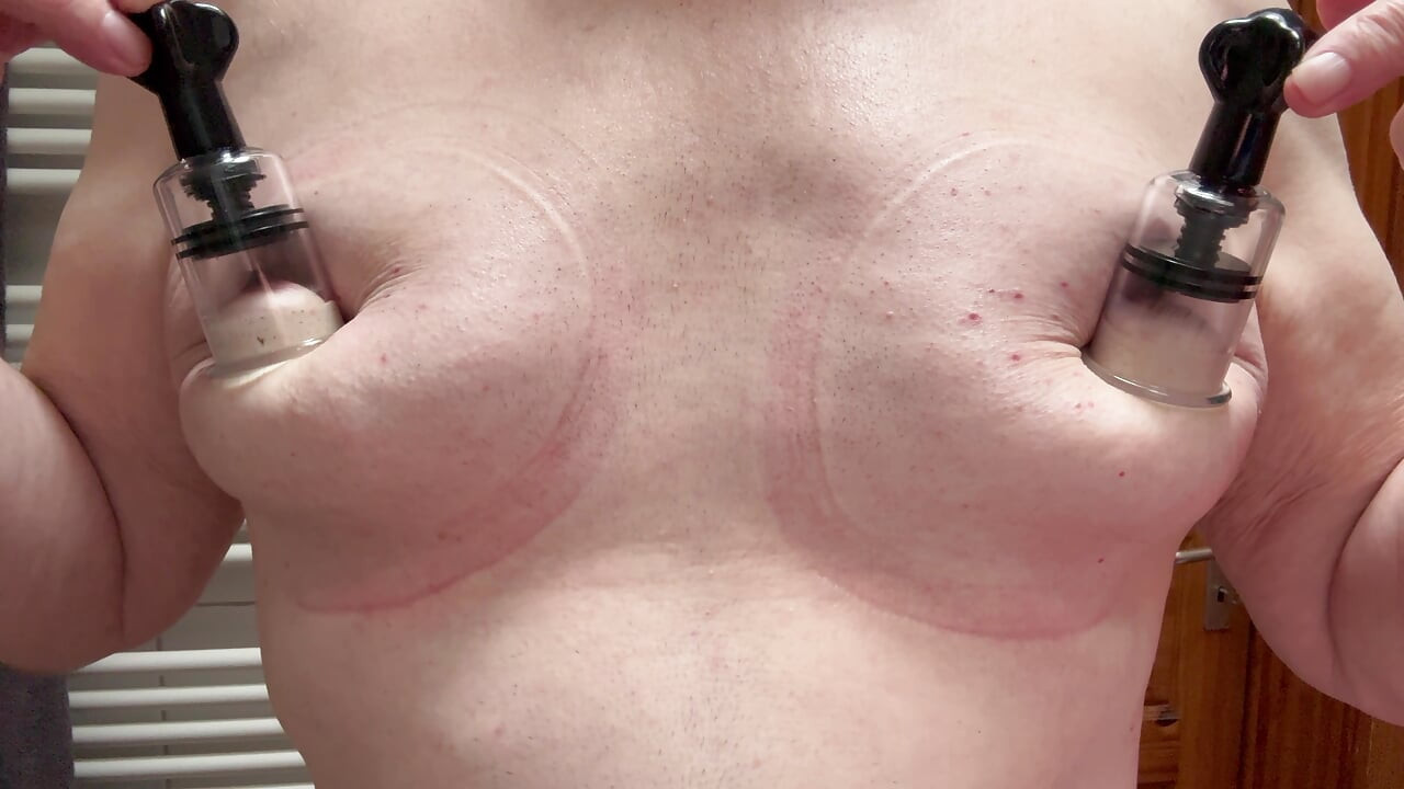 Gifles, sucer, torturer mes seins !