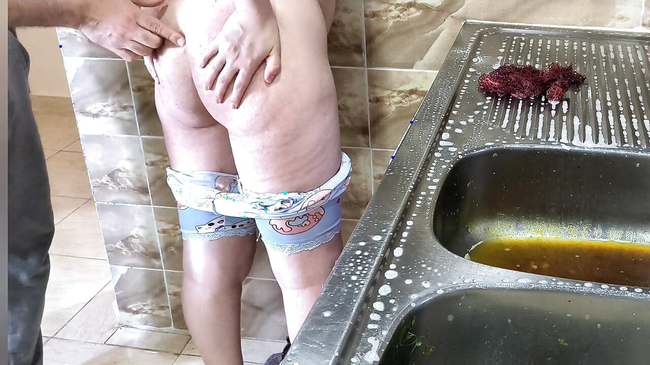 Saudi Man Fucks Arab Maid in Kitchen