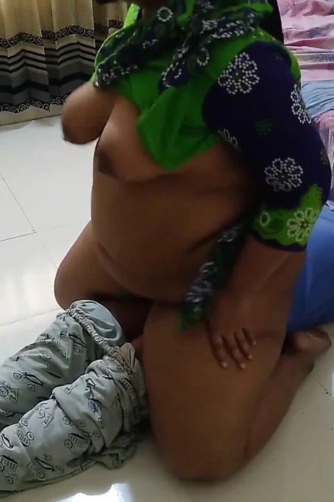 A Stranger Gets Stuck Under the Bed by Accident Then Neighbor Stepaunty Comes & Fucks Him - BBW Cumshot