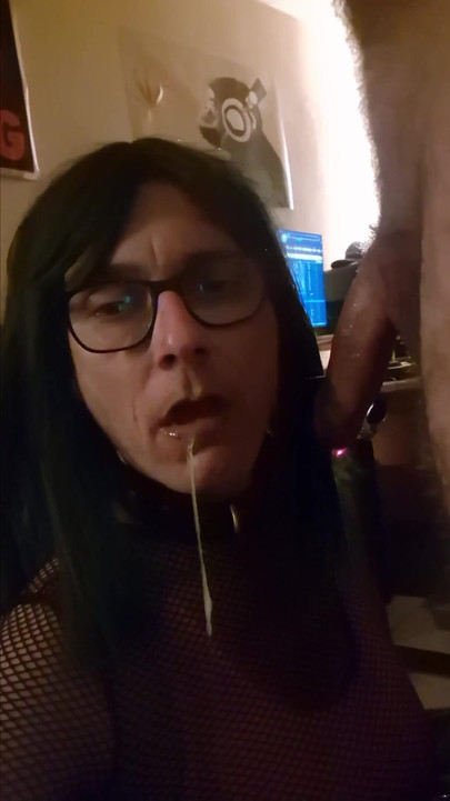 Unforgettable moment from "Davine gets her Throat filled by a huge Cock and enjoyes the throatfucking"