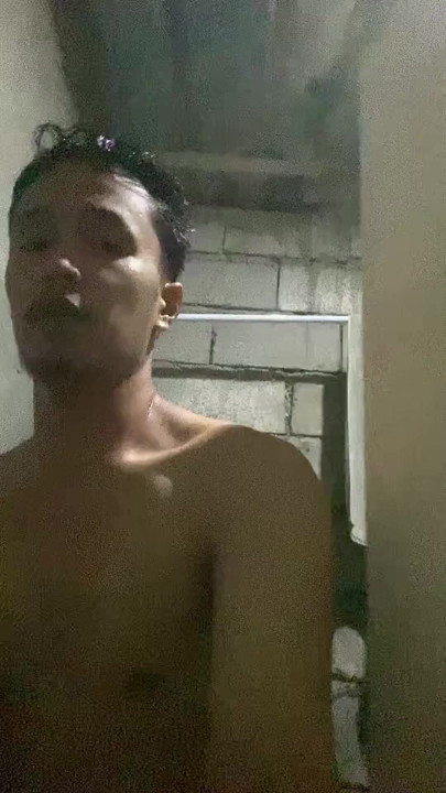 Biseksüel ateşli pinoy twink seni özel bir mastürbasyon seansına davet ediyor | Klip 1