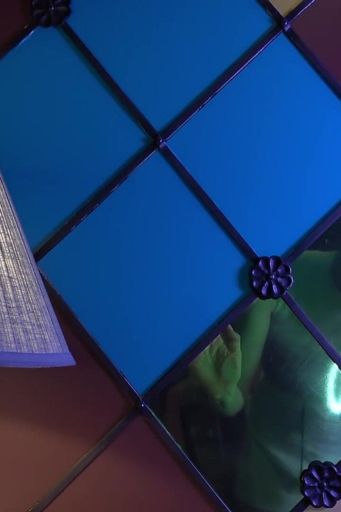 Kiss Your Stepmother as if She Was Your Girlfriend