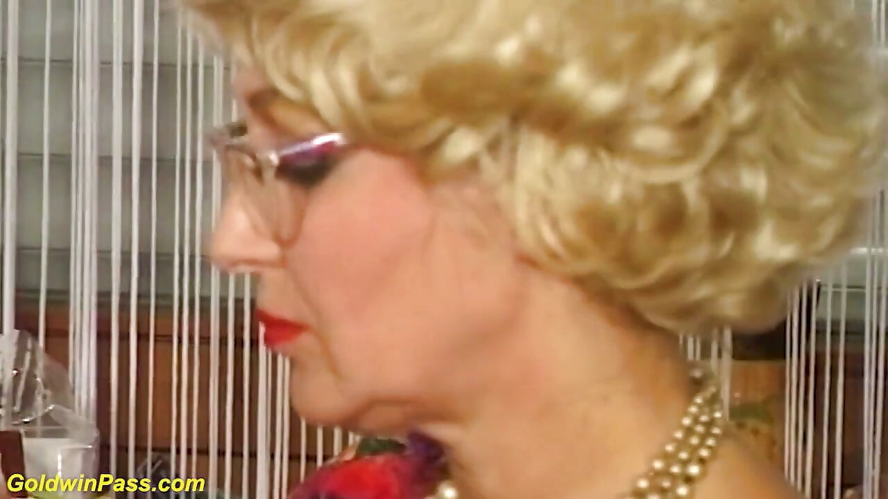 German stepmom with glasses deep fingered