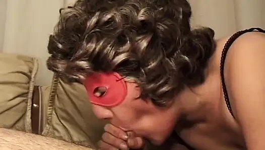 MILf mit verbundenen augen tropfendes sperma nach intensivem hämmern