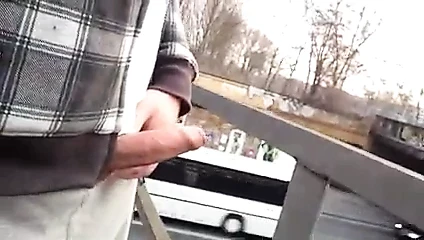 trafiğin üstünde